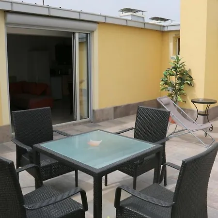 Center Sistoni Aparthotel