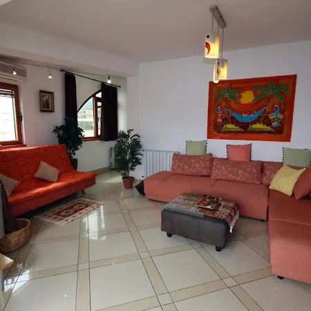 Center Sistoni Aparthotel