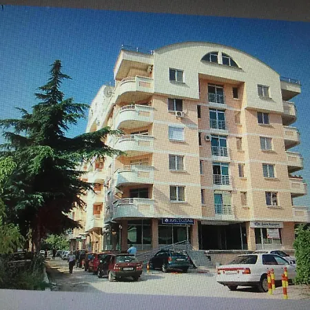 Center Sistoni Aparthotel