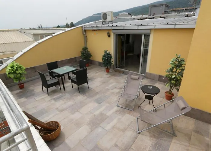 Center Sistoni * Скоп'є