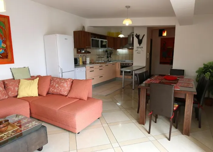 Center Sistoni Скоп'є