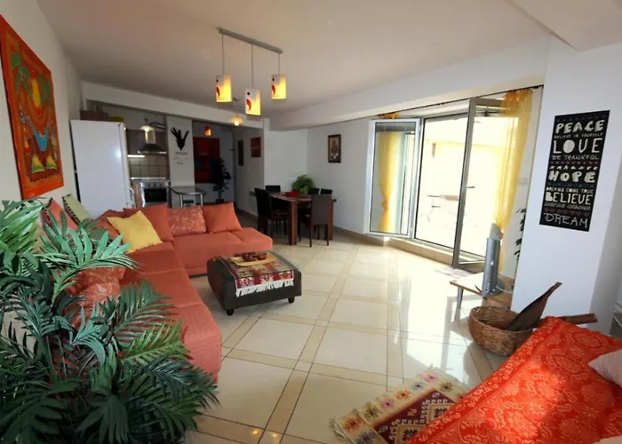 Апарт-готель Center Sistoni