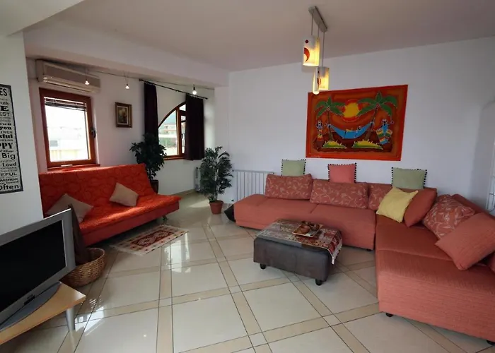 Center Sistoni Апарт-готель